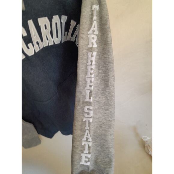 UNC CAROLINA TAR HEELS EMBROIDERED PULLOVER HOODIE MEN'S Med - Picture 2 of 5